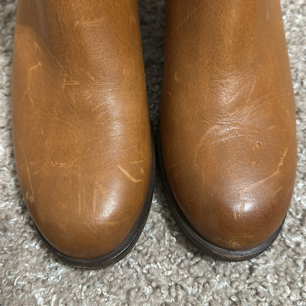 FRYE - Picture 4 of 10
